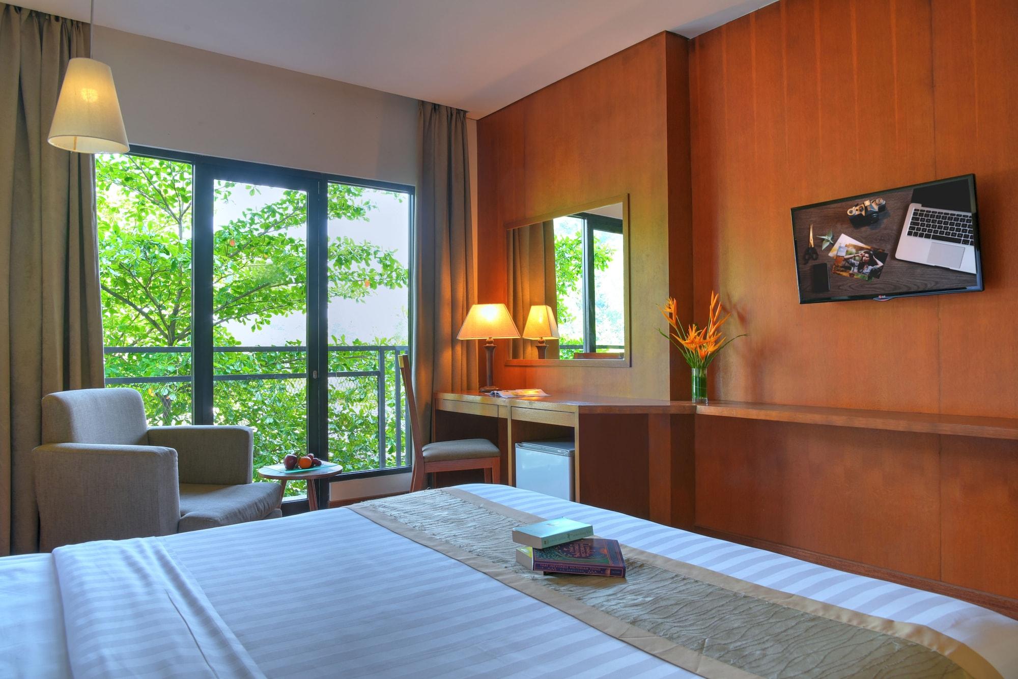 Oak Tree Emerald Hotel & Coventions Semarang Exterior foto