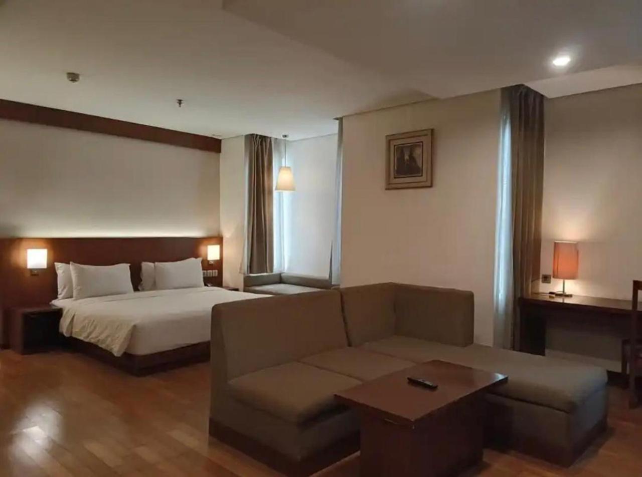 Oak Tree Emerald Hotel & Coventions Semarang Exterior foto