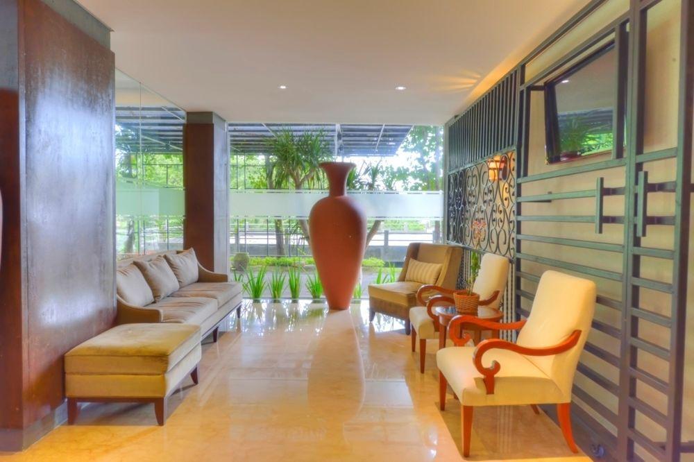 Oak Tree Emerald Hotel & Coventions Semarang Exterior foto