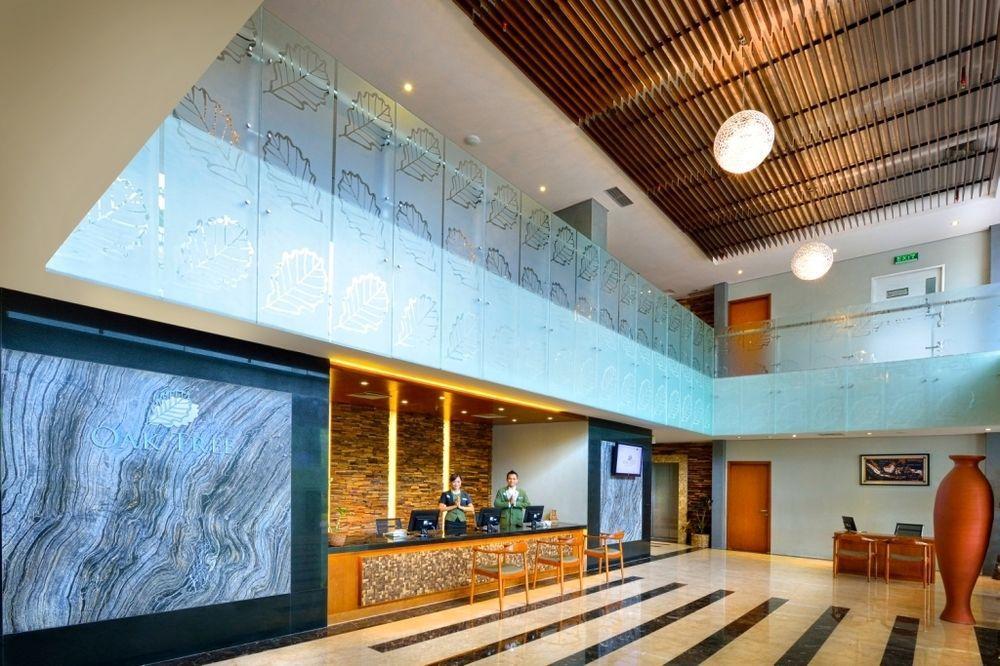Oak Tree Emerald Hotel & Coventions Semarang Exterior foto