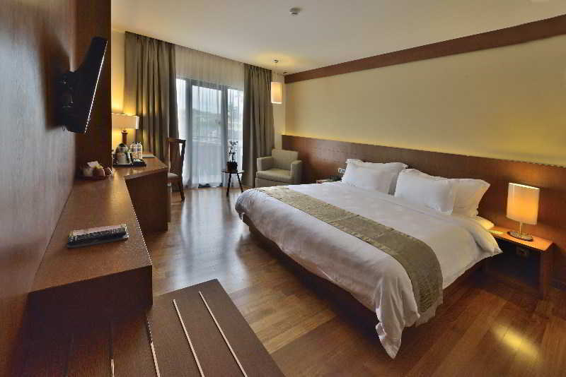 Oak Tree Emerald Hotel & Coventions Semarang Exterior foto