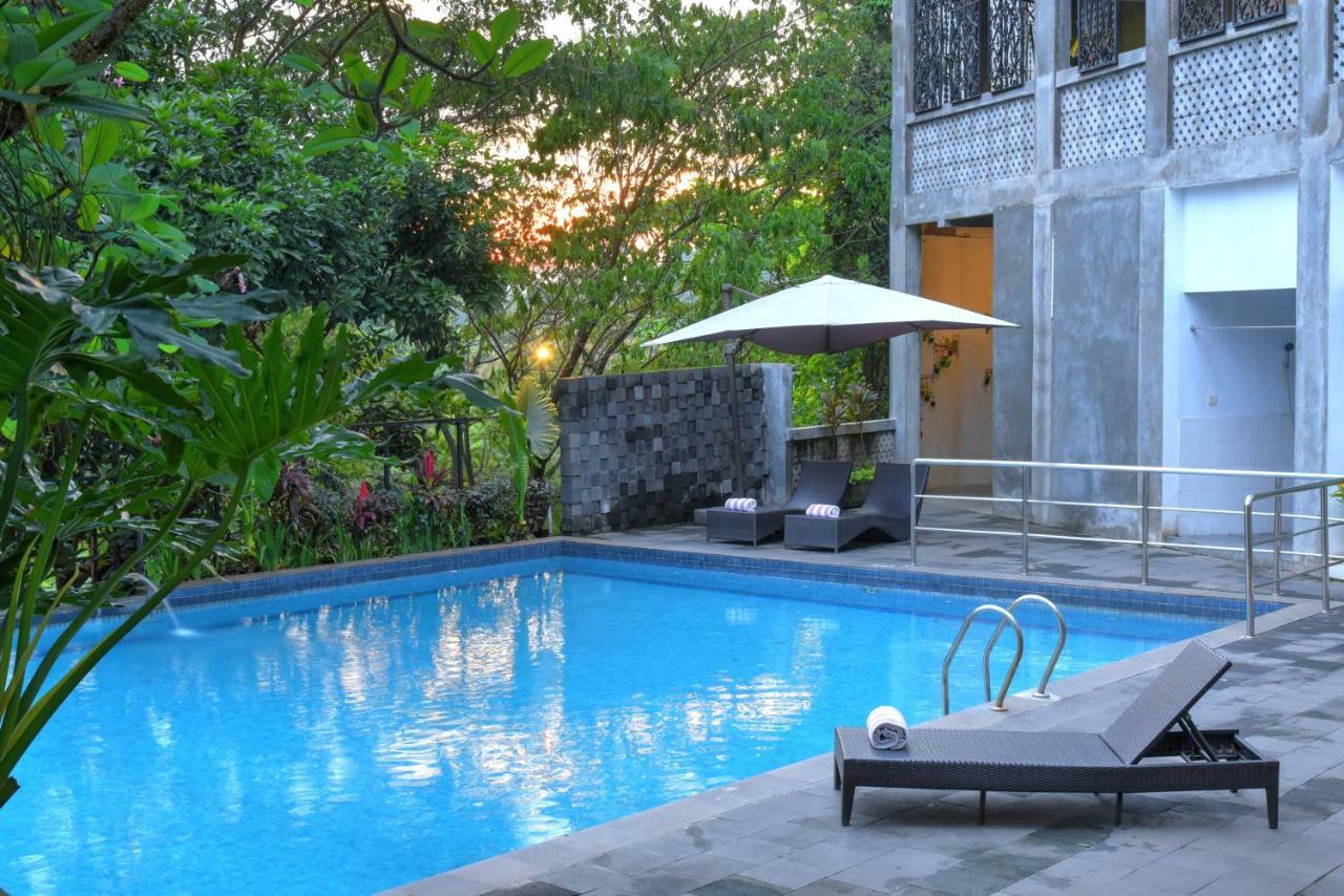 Oak Tree Emerald Hotel & Coventions Semarang Exterior foto