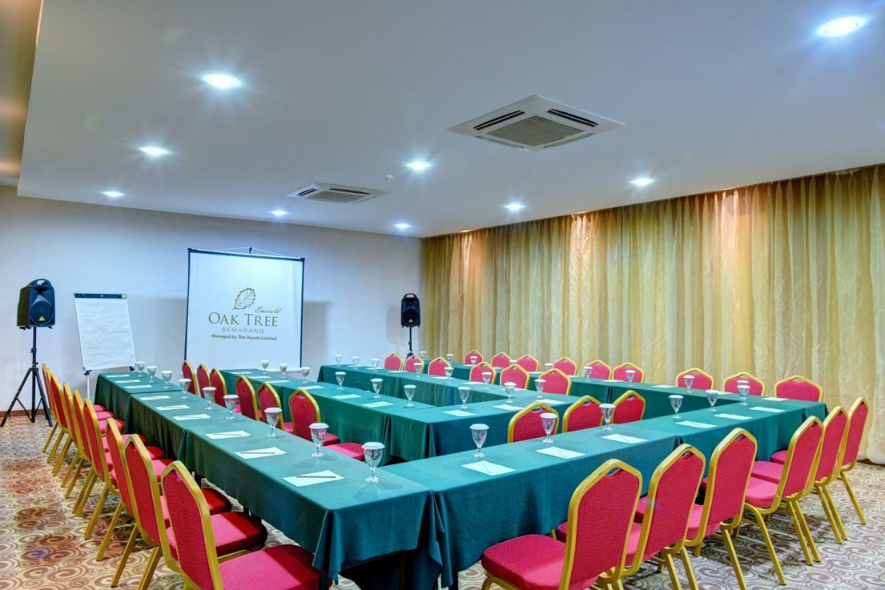Oak Tree Emerald Hotel & Coventions Semarang Exterior foto