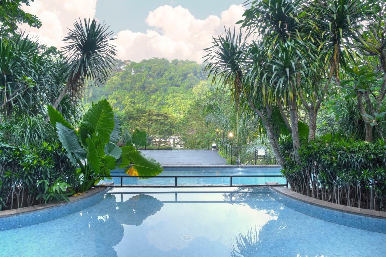 Oak Tree Emerald Hotel & Coventions Semarang Exterior foto