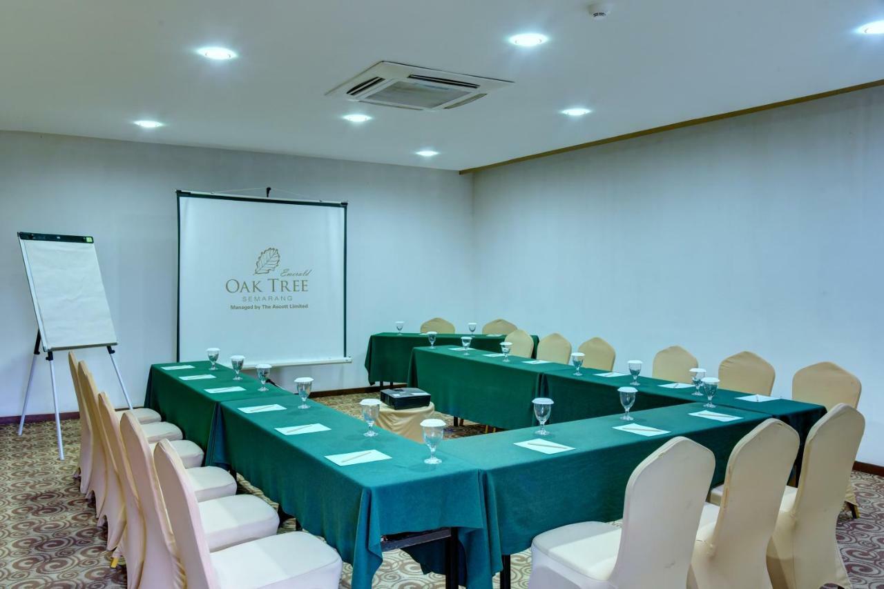Oak Tree Emerald Hotel & Coventions Semarang Exterior foto